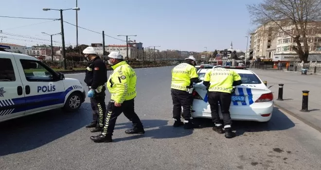 Sokağa çıkma yasağını ihlal eden 2 kişiye para cezası
