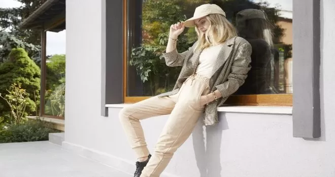 Sokaktan ofise Jogger havası
