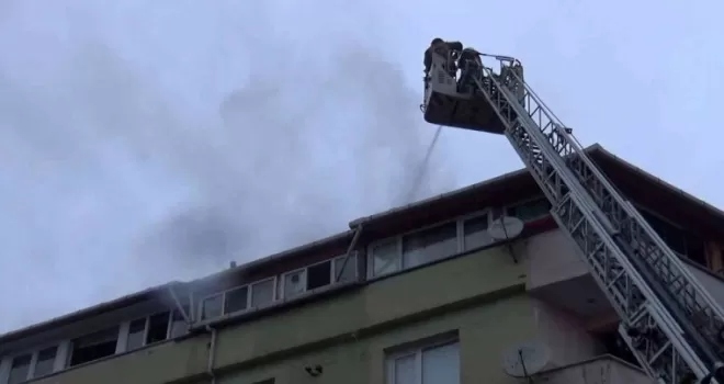 Şömineden çıkan yangın evi küle çevirdi
