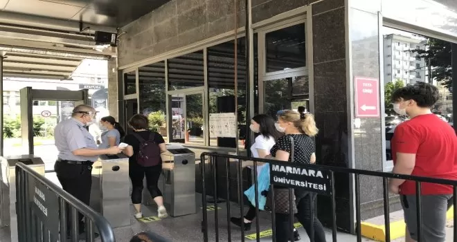 Sosyal mesafeli YKS sınavı başladı