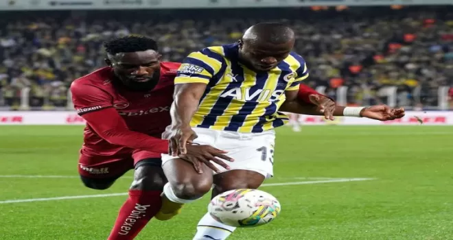 Spor Toto Süper Lig: Fenerbahçe: 0 - DG Sivasspor: 0 (İlk yarı)
