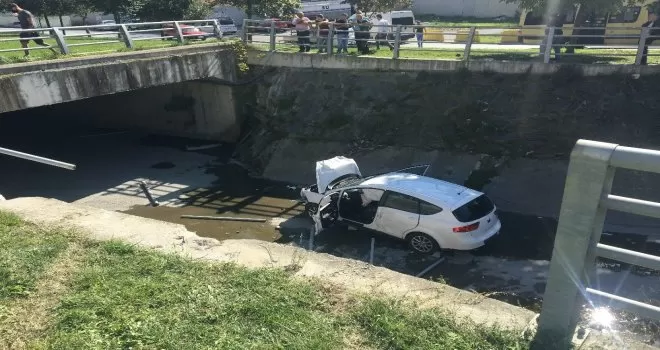 Su kanalına uçtuğu kazayı gülerek anlattı
