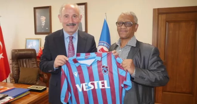 Sudanlı Trabzonsporlular Büyükşehir Belediyesini ziyaret etti