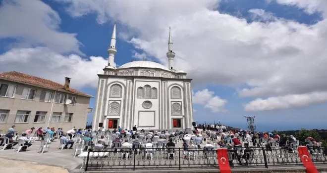 Sultan Alparslan Camii ibadete açıldı
