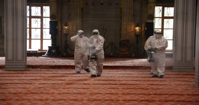 Sultanahmet Camii dezenfekte edildi
