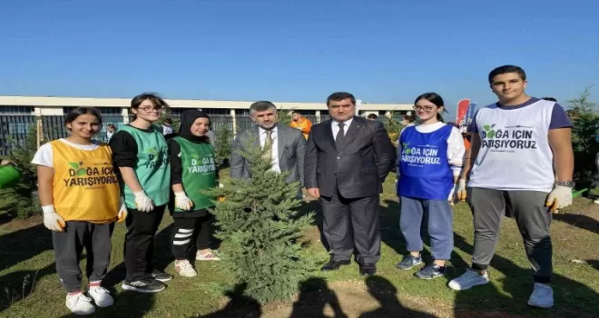 Sultanbeyli’de gençler doğa için yarıştı
