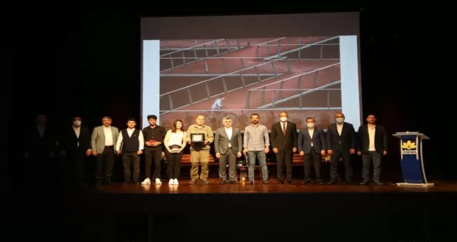 Sultanbeyli’de Şiir Okuma ve Fotoğraf Yarışması ödülleri sahiplerini buldu
