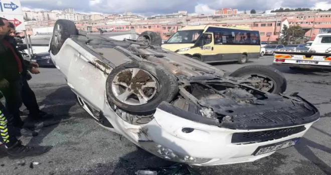 Sultangazi’de araç takla attı: 1 yaralı
