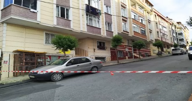 Sultangazi’de boşaltılan bina tekrar sallandı
