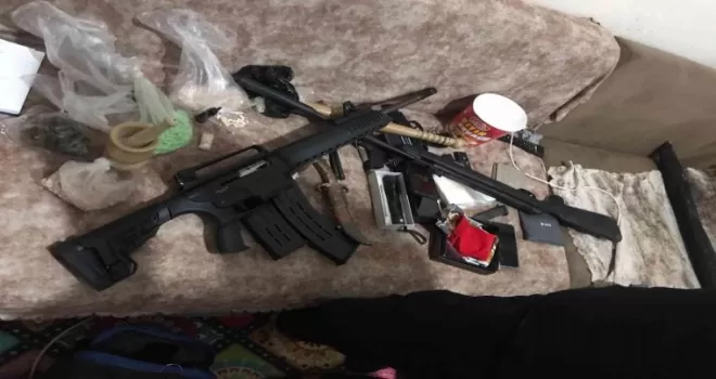 Sultangazi’de uyuşturucu ticareti yapan şahıslara operasyon
