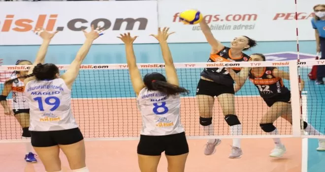 Sultanlar Ligi: Eczacıbaşı VitrA: 2 - Nilüfer Belediyespor: 3
