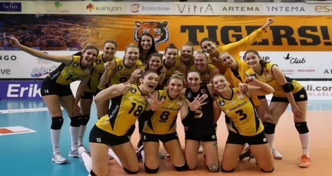 Sultanlar Ligi: Eczacıbaşı VitrA: 2 - VakıfBank: 3
