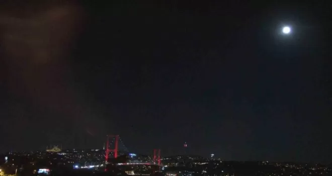 Süper Ay İstanbul’dan böyle görüntülendi
