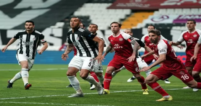 Süper Lig: Beşiktaş: 0 - Fatih Karagümrük: 1 (İlk yarı)
