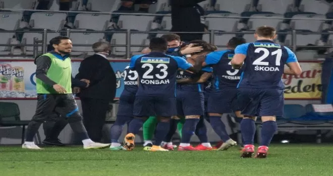 Süper Lig: Çaykur Rizespor: 3 - Göztepe: 2 (Maç sonucu)
