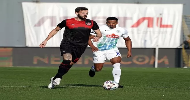 Süper Lig: Fatih Karagümrük:  2 - Çaykur Rizespor: 1 (İlk yarı)
