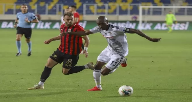 Süper Lig: Gençlerbirliği: 0 - Beşiktaş: 0 (İlk Yarı)
