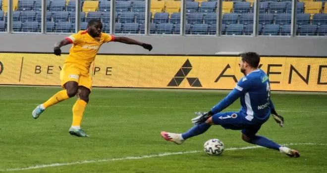Süper Lig: Gençlerbirliği: 1 - Kayserispor: 1 (İlk yarı)
