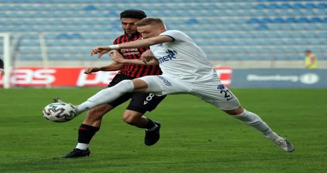 Süper Lig: Kasımpaşa: 2 - Gençlerbirliği: 0 (İlk yarı)
