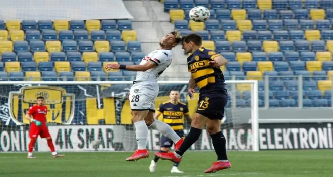 Süper Lig: MKE Ankaragücü: 1 - Y. Denizlispor: 1 (İlk yarı)
