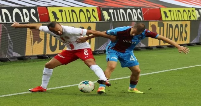 Süper Lig: Trabzonspor: 2 - Antalyaspor: 2 (Maç sonucu)
