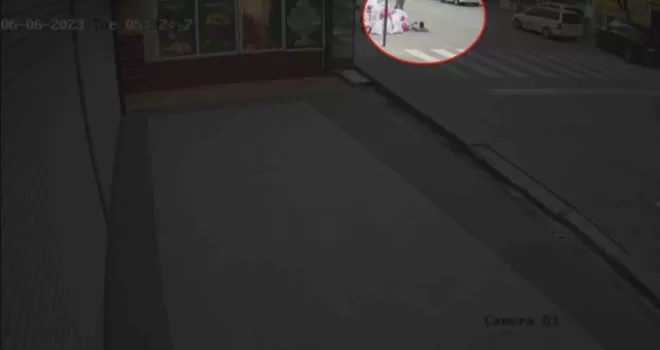 Süratli aracıyla çarptığı iki kişiyi yaralayıp ardına bakmadan kaçtı
