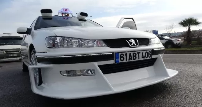 ’Taksi’ filminden etkilendi, otomobilini aynı şekilde yaptırdı
