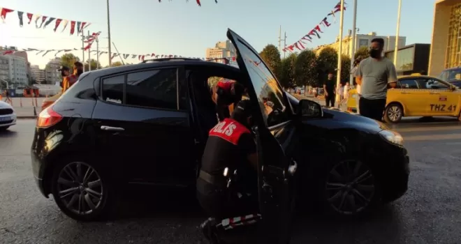 Taksim’de asayiş uygulaması yapıldı
