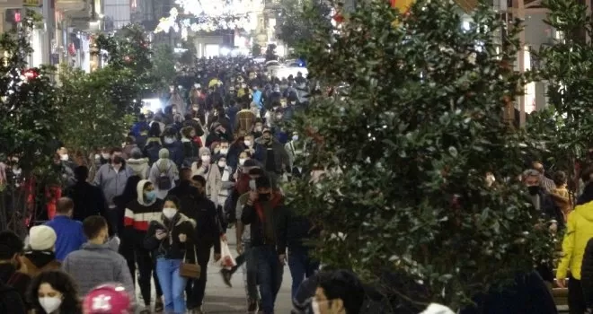 Taksim’de dikkat çeken yoğunluk
