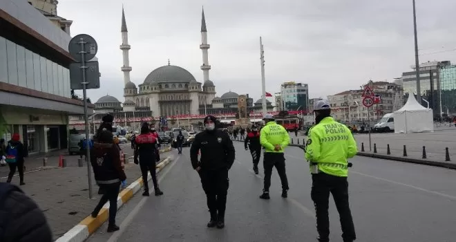 Taksim’de helikopter destekli huzur uygulaması gerçekleştirildi
