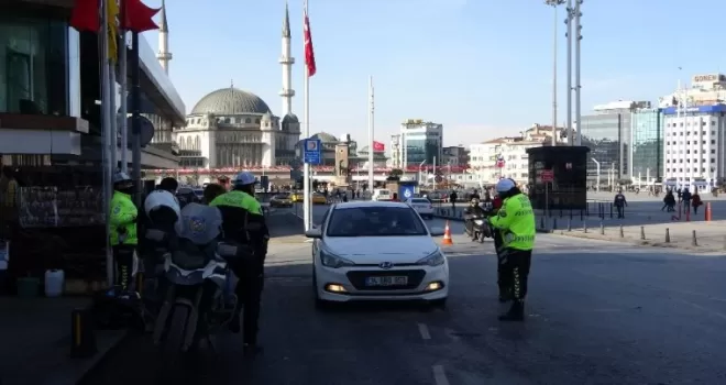 Taksim’de "Türkiye Güven Huzur Uygulaması" gerçekleştirildi
