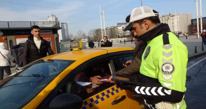 Taksim’deki denetimlerde taksicilere ceza yağdı
