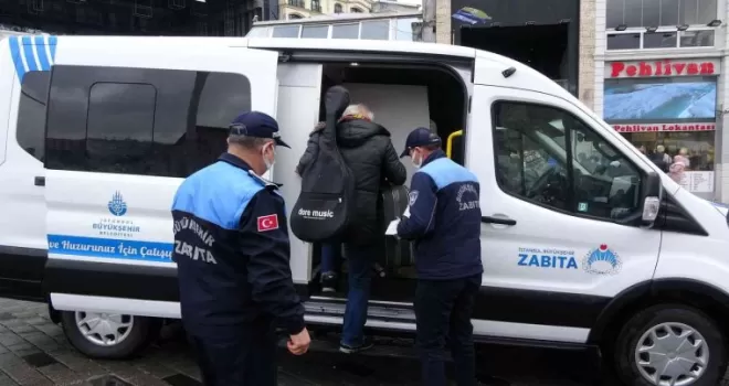 Taksim’deki evsizler barınma merkezlerine yerleştirildi
