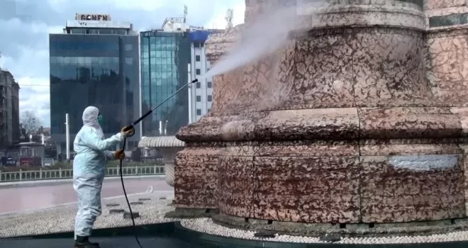 Taksim Meydanı dezenfekte edildi
