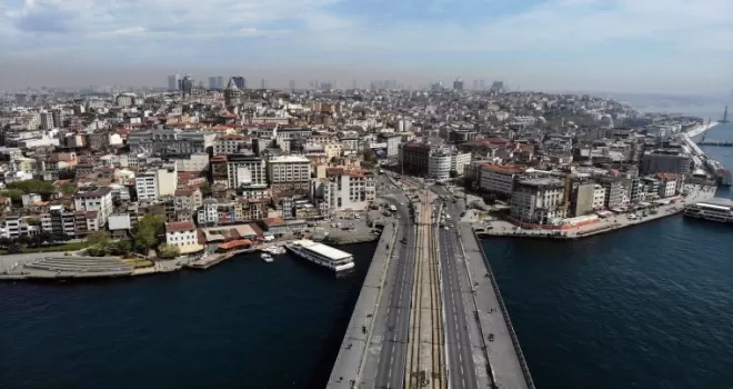 Tam kapanmanın ilk gününde İstanbul turistlere kaldı
