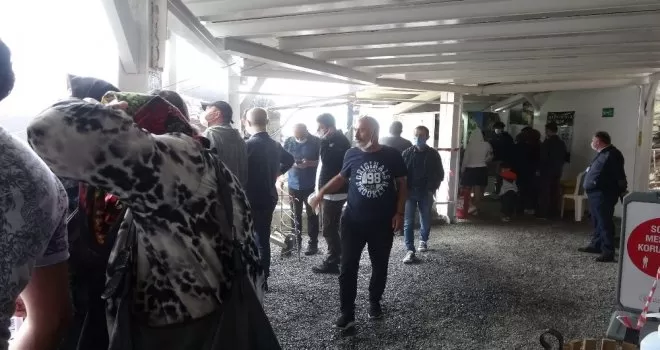 Tamamen açılmadı ama ziyaretçi akınına uğruyor
