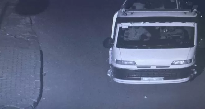 Tamircideki otomobili çekiciyle çaldılar

