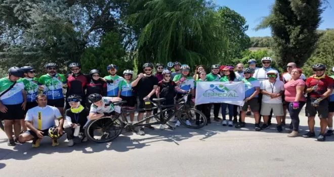 Tandem bisikletlerle Kocaeli’de umuda pedal çevirdi
