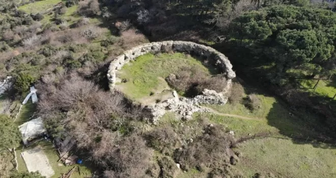 Tarihi Poyrazköy Kalesi harabeye döndü
