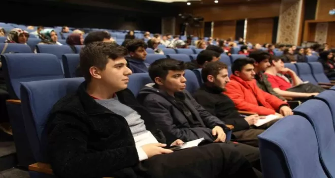 “Tarihi romanlaştıran yazar“ Esenler’de anıldı
