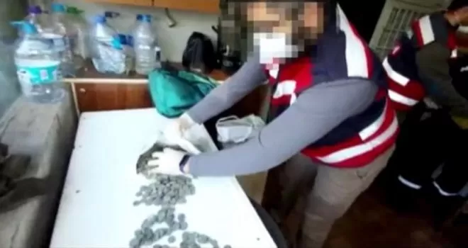 Sikkeler jandarmaya yakalandı!