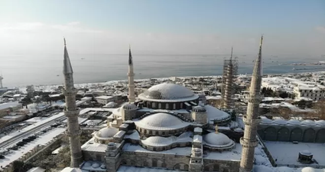 Tarihi Yarımada’da hayran bırakan kar manzarası