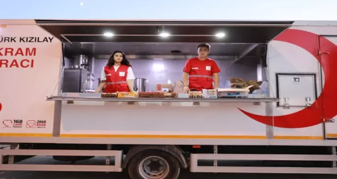 Tatile geldi Kızılay gönüllüsü oldu
