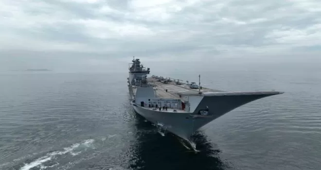 TCG Anadolu Sarayburnu’na yanaştı
