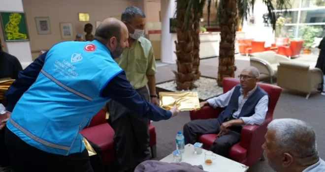 TDV’den huzurevi sakinlerine bayram ziyareti
