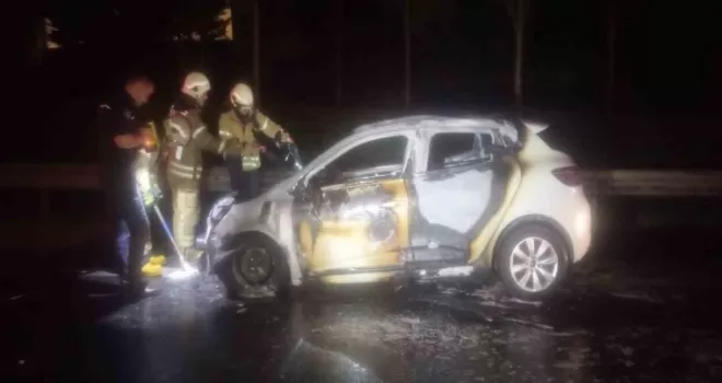 TEM’de seyir halindeki otomobil alev alev yandı
