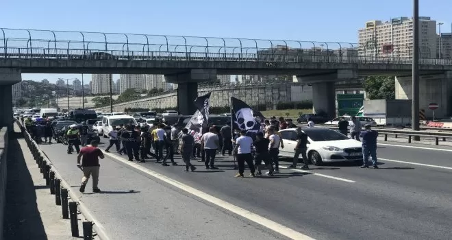 TEM Otoyolu’nu trafiğe kapattılar

