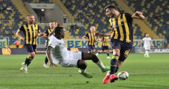 TFF 1. Lig: Ankaragücü: 0 - Kocaelispor: 0
