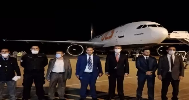 Tıbbi yardım malzemelerini taşıyan uçak Tunus’a indi

