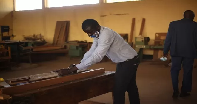 TİKA’dan Güney Sudan’da marangozluk atölyesine destek
